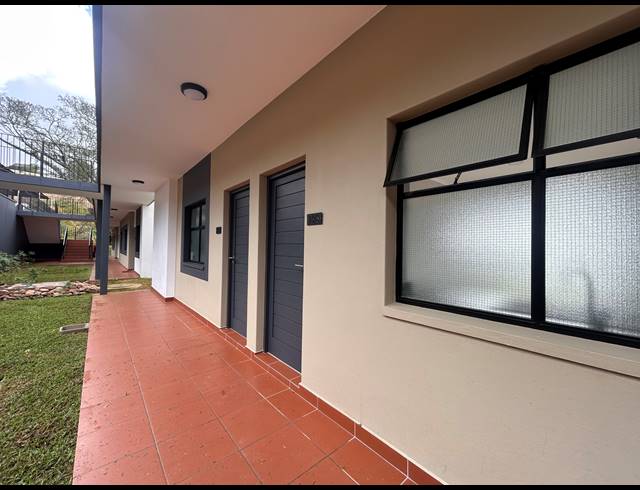 1 BEDROOM APARTMENT TO LET IN WATERFALL
